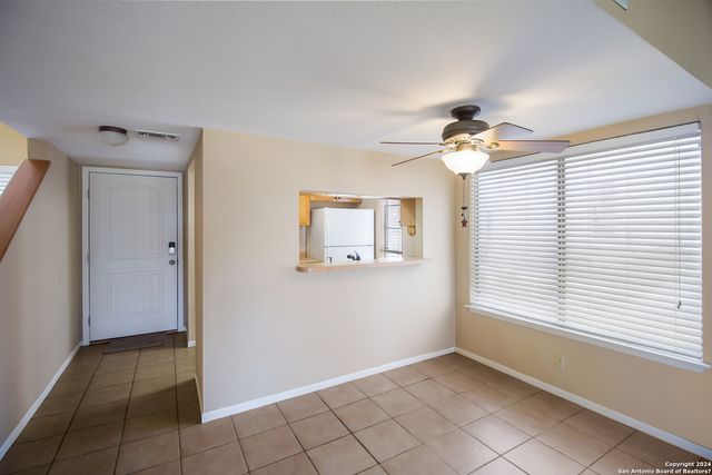 1101 Parkview Dr Apt B15, Canyon Lake, TX 78133