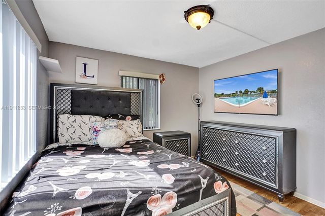 8010 Hampton Boulevard 211, North Lauderdale, FL 33068