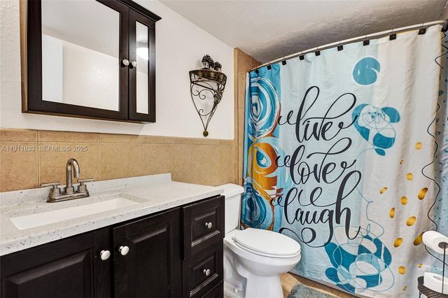 8010 Hampton Boulevard 211, North Lauderdale, FL 33068
