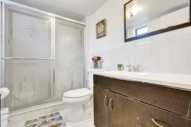 8010 Hampton Boulevard 211, North Lauderdale, FL 33068