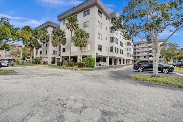 8010 Hampton Boulevard 211, North Lauderdale, FL 33068