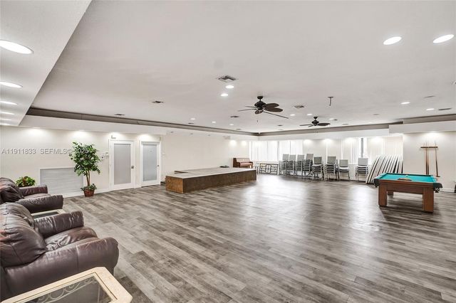 8010 Hampton Boulevard 211, North Lauderdale, FL 33068
