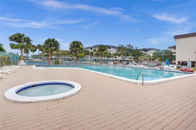 8010 Hampton Boulevard 211, North Lauderdale, FL 33068