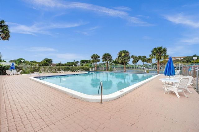 8010 Hampton Boulevard 211, North Lauderdale, FL 33068