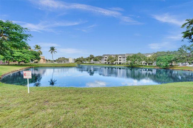 8010 Hampton Boulevard 211, North Lauderdale, FL 33068