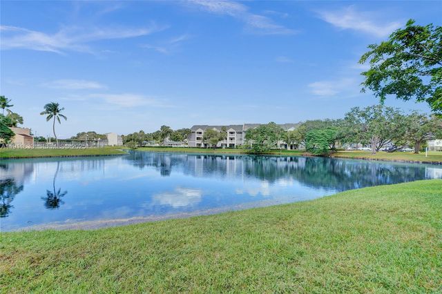 8010 Hampton Boulevard 211, North Lauderdale, FL 33068