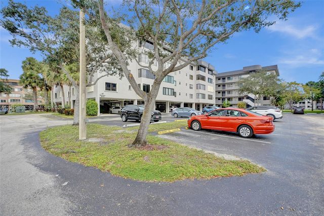 8010 Hampton Boulevard 211, North Lauderdale, FL 33068