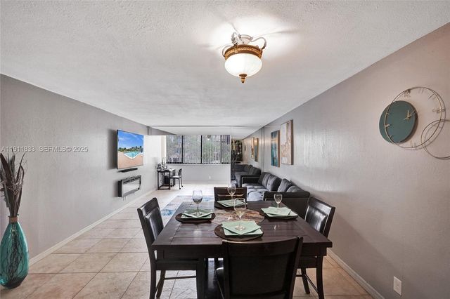 8010 Hampton Boulevard 211, North Lauderdale, FL 33068
