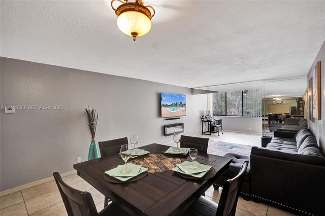 8010 Hampton Boulevard 211, North Lauderdale, FL 33068