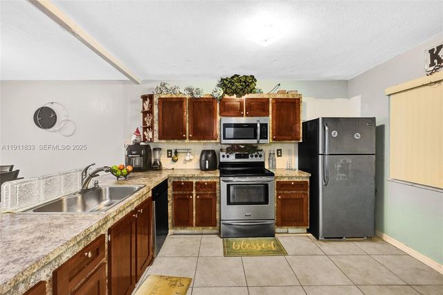 8010 Hampton Boulevard 211, North Lauderdale, FL 33068