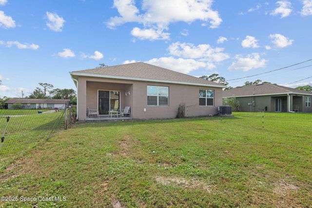 171 Knight Street SE, Palm Bay, FL 32909