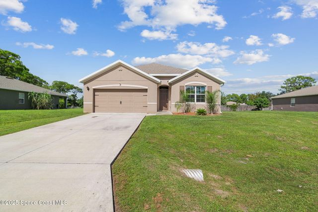 171 Knight Street SE, Palm Bay, FL 32909