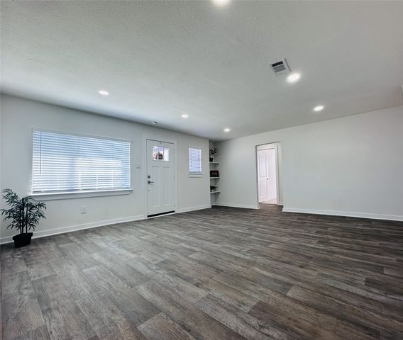 1325 Alta Vista Street, Mesquite, TX 75149