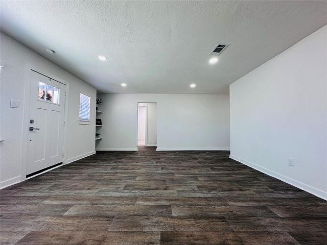 1325 Alta Vista Street, Mesquite, TX 75149