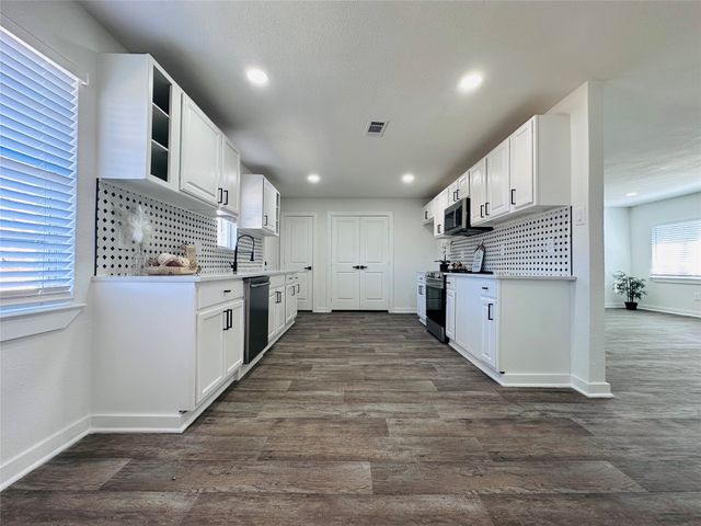 1325 Alta Vista Street, Mesquite, TX 75149