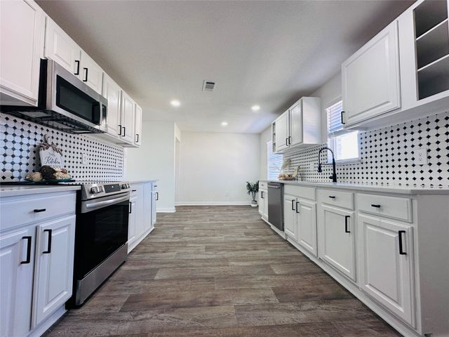 1325 Alta Vista Street, Mesquite, TX 75149