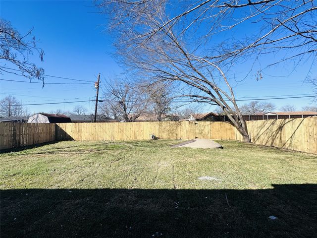 1325 Alta Vista Street, Mesquite, TX 75149