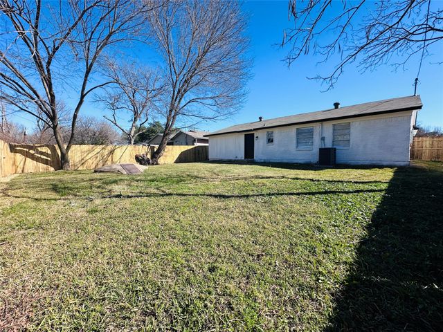 1325 Alta Vista Street, Mesquite, TX 75149