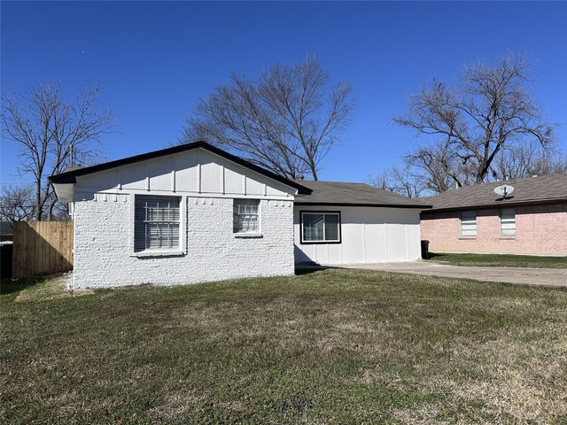 1325 Alta Vista Street, Mesquite, TX 75149