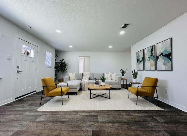 1325 Alta Vista Street, Mesquite, TX 75149