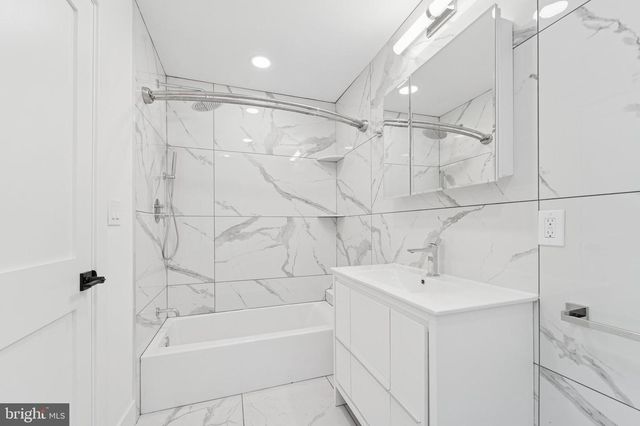 1806 E MOYAMENSING AVE, Philadelphia, PA 19148