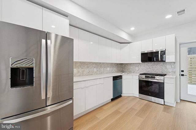 1806 E MOYAMENSING AVE, Philadelphia, PA 19148