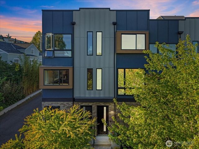 2310 W Newton Street, Seattle, WA 98199