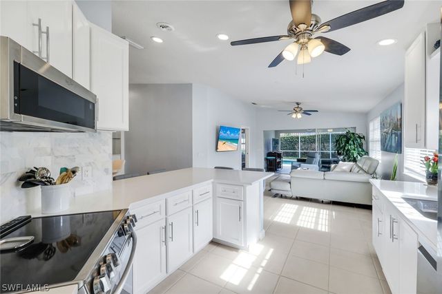 4272 Redonda LN, Naples, FL 34119