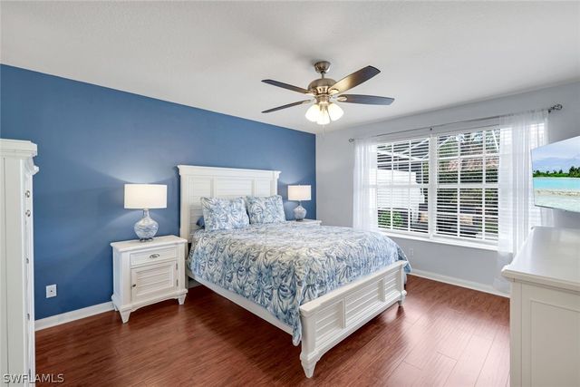 4272 Redonda LN, Naples, FL 34119