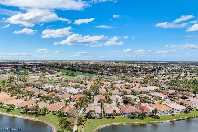 4272 Redonda LN, Naples, FL 34119