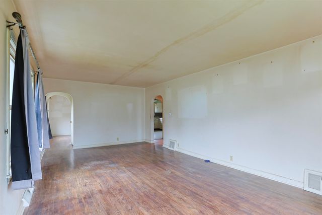 19702 Pasadena Avenue, South Bend, IN 46614