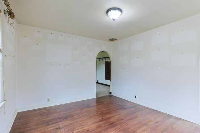 19702 Pasadena Avenue, South Bend, IN 46614