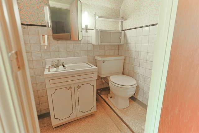 19702 Pasadena Avenue, South Bend, IN 46614