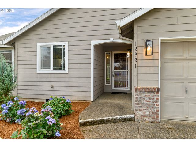 12921 MARYSVILLE Ln, Oregon City, OR 97045