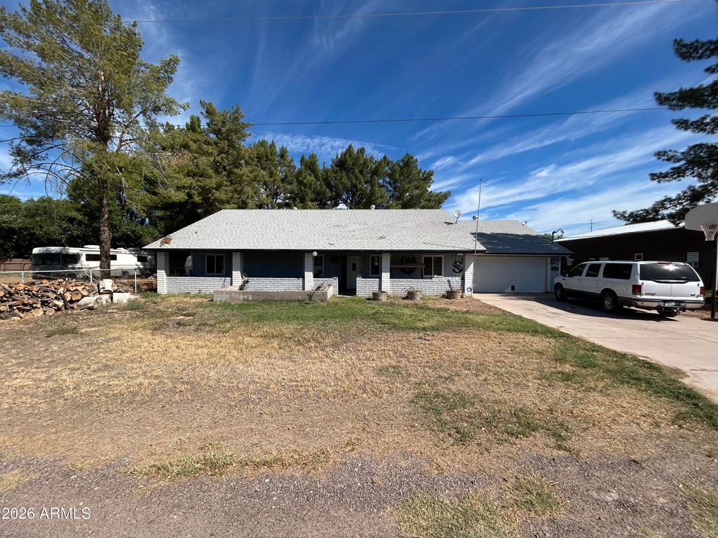 2538 E WALNUT Court, Gilbert, AZ 85298 — exterior