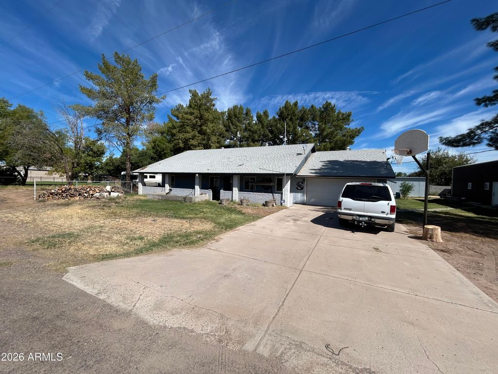 2538 E WALNUT Court, Gilbert, AZ 85298 — photo 2