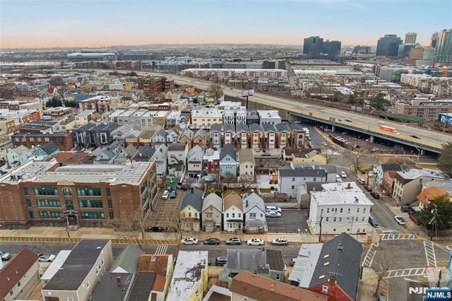 209 Hamilton Street, Harrison, NJ 07029