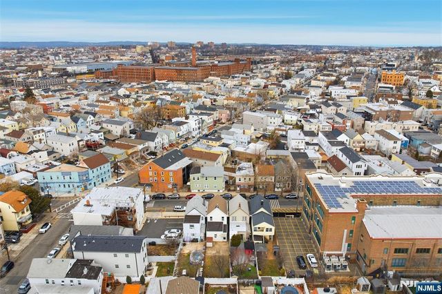 209 Hamilton Street, Harrison, NJ 07029