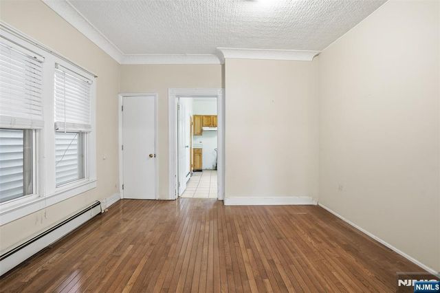 209 Hamilton Street, Harrison, NJ 07029