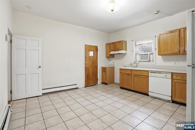 209 Hamilton Street, Harrison, NJ 07029