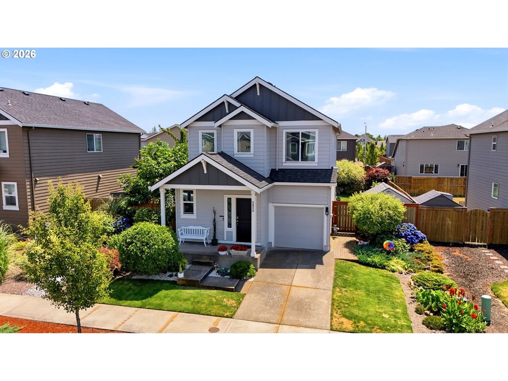 Image 1 of property listing at 5024 Ne GEMINI Ave, Salem, OR 97305