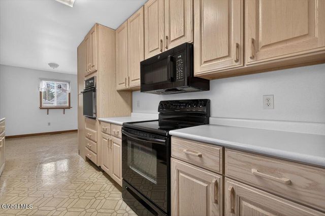 2507 Augustine Avenue, Rotterdam, NY 12306