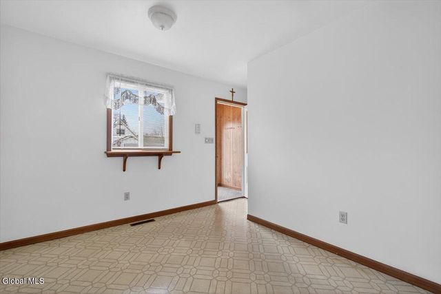 2507 Augustine Avenue, Rotterdam, NY 12306