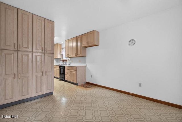 2507 Augustine Avenue, Rotterdam, NY 12306