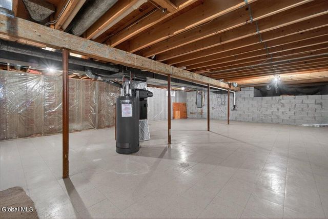 2507 Augustine Avenue, Rotterdam, NY 12306