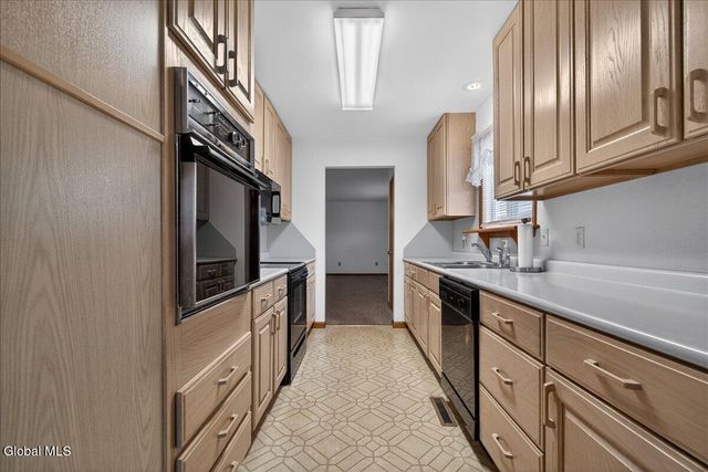 2507 Augustine Avenue, Rotterdam, NY 12306