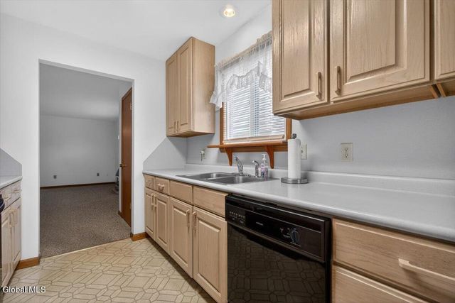 2507 Augustine Avenue, Rotterdam, NY 12306