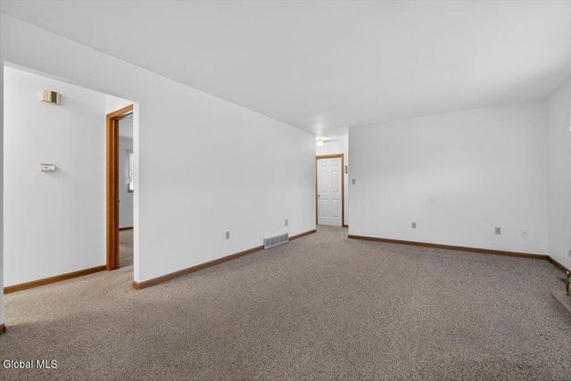 2507 Augustine Avenue, Rotterdam, NY 12306