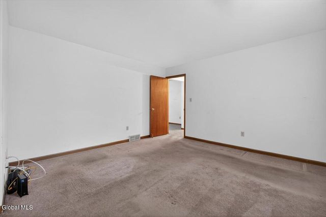 2507 Augustine Avenue, Rotterdam, NY 12306