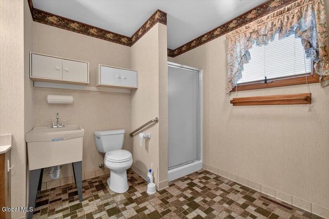 2507 Augustine Avenue, Rotterdam, NY 12306